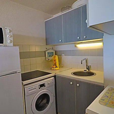 Sete: 2 Pieces Cabine, 4 Pers, Terrasse Front De - Fr-1-472a-215 * Sète